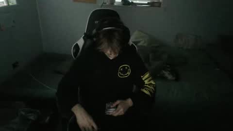 jerimiahslhong online show from November 9, 9:17 pm