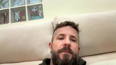 jesaj online show from January 11, 4:35 pm