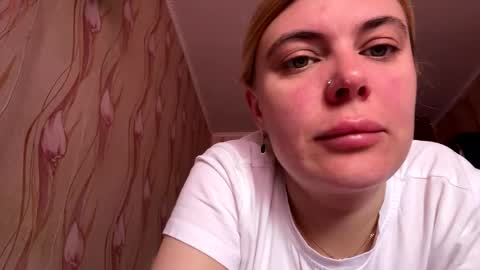 Snapshot of jeslynomert chatting on October 19, 6:40 am JeslyNomert online show from October 19, 6:40 am