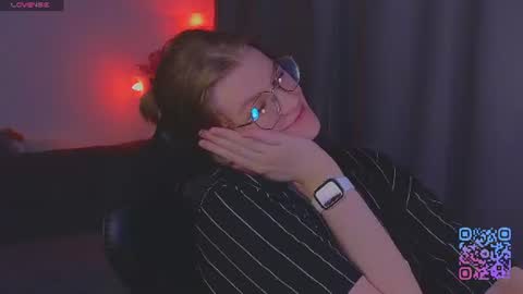  JessieVibes online show from June 9, 2:17 pm