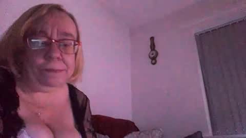jessandsilverfox69 online show from March 13, 8:56 pm