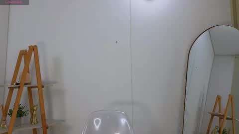 bella  adams online show from April 15, 11:35 am