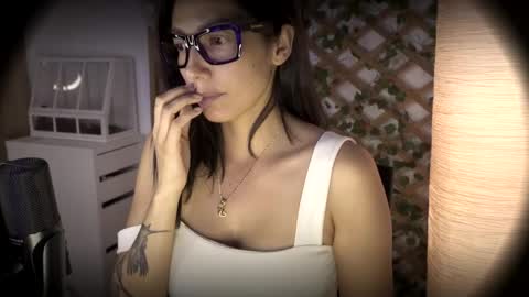 Jessica Gomez online show from April 27, 2:42 am