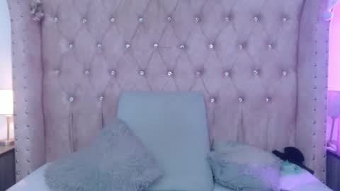 Jessica  online show from April 22, 11:45 pm