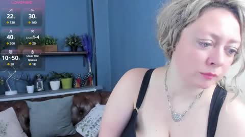 Jessica online show from April 3, 1:51 pm