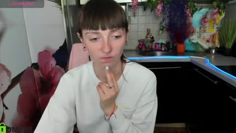 jessicaforris online show from April 24, 7:32 am