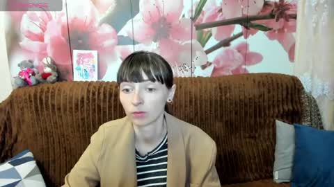 jessicaforris online show from June 19, 7:14 am