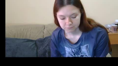 jessicaholland1 online show from April 8, 7:00 am