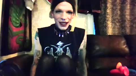 jessicamarieslt online show from June 25, 2:00 pm