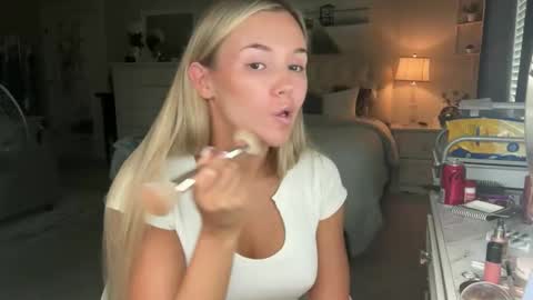 Jessica Parker online show from November 3, 7:48 pm