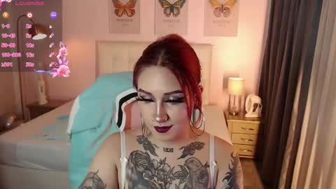 Snapshot of jessie_williams_01 chatting on December 24, 1:38 am Your Sweet Angel online show from December 24, 1:38 am