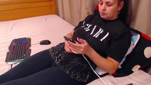 jessiestar3 online show from April 1, 7:55 pm