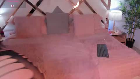 JESSICA STONNE online show from March 6, 6:41 am