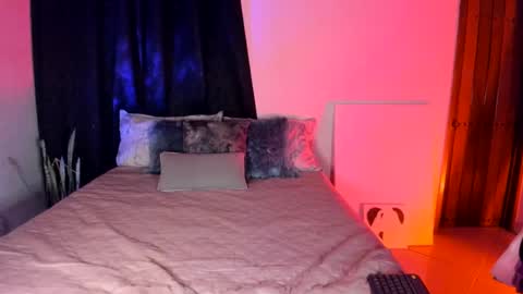 Jessica online show from March 12, 7:35 am