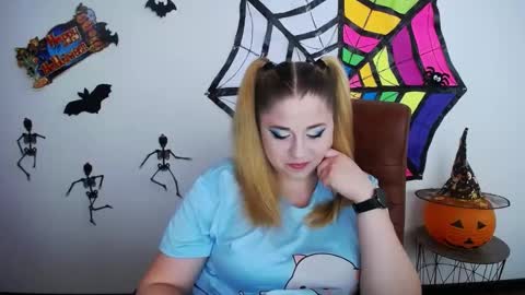 Jess online show from October 17, 7:01 am