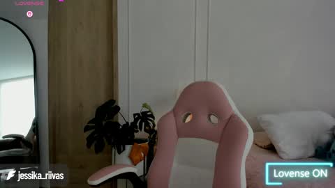    online show from April 14, 4:32 pm