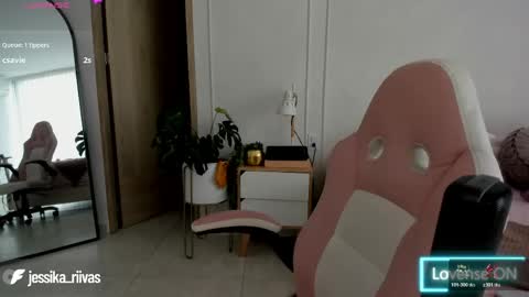    online show from April 17, 2:19 pm