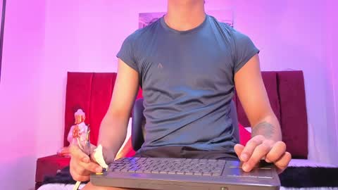 Jessy Mateus online show from April 6, 8:10 pm