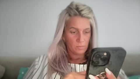 Jessye online show from September 15, 10:39 am