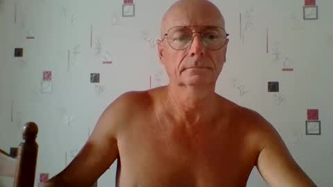 Snapshot of jet66000 chatting on September 14, 8:49 am jet66000 online show from September 14, 8:49 am