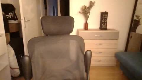 jeuneloup92 online show from October 27, 5:24 pm