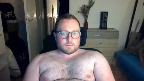 jeuneloup92 online show from December 1, 5:11 pm