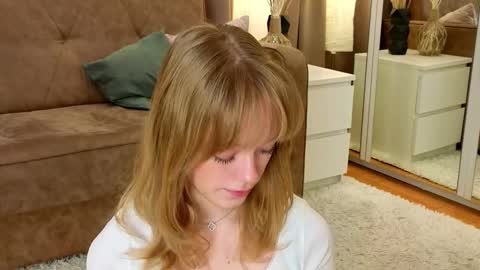 Gwen online show from December 23, 7:14 am