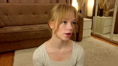 Gwen online show from December 21, 7:48 am