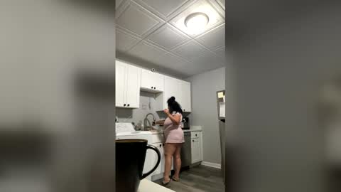 jezabaesolea online show from December 4, 4:28 pm