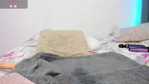 jhackelin  My independent account online show from March 8, 3:17 am