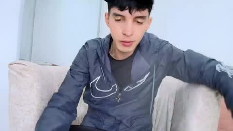 Jheampiero online show from April 27, 9:01 pm