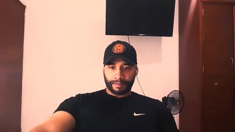 En moreno online show from December 18, 12:06 am