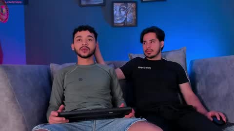 Jhon and jonny online show from April 22, 10:55 am