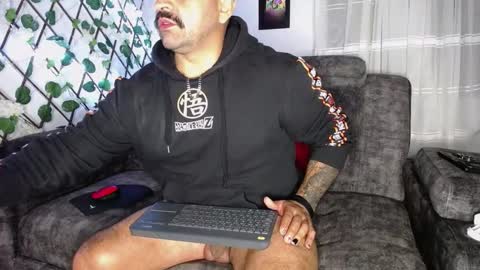 JhonD online show from January 25, 1:43 am