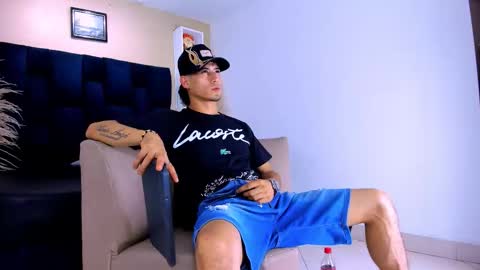 Jhon online show from November 2, 6:52 pm