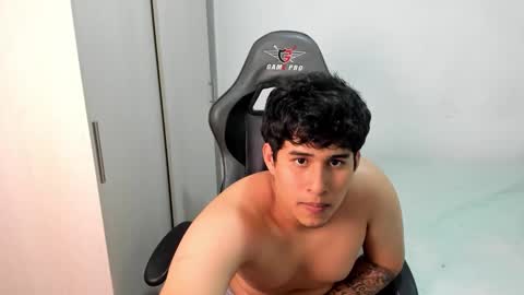 jhonny_dickm online show from October 22, 1:53 am
