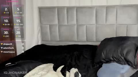 Jhonaiker online show from October 23, 3:08 am