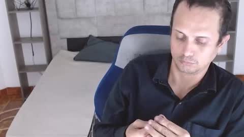 jhontorres018 online show from March 6, 12:09 am