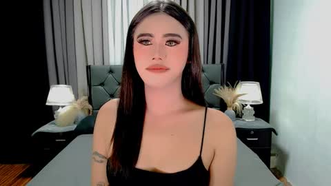 jhuliana_and_charles_room online show from April 23, 11:39 pm