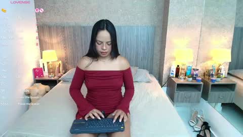 Jimena Salazar online show from June 4, 7:31 pm