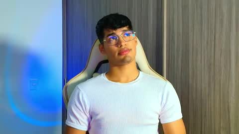 Jimmy Leeh online show from February 3, 4:10 am