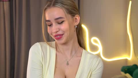 Jenny online show from October 27, 8:36 am