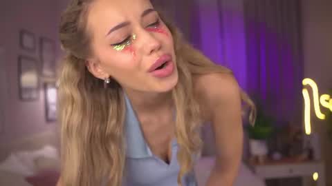 Jenny online show from August 3, 8:27 am