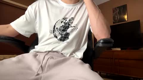 jjjjjfive online show from February 13, 10:02 am