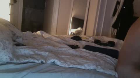 Snapshot of jknolez chatting on October 26, 4:57 am Benjamin Cuckington online show from October 26, 4:57 am