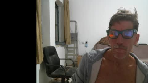 jlmbud online show from January 18, 10:08 pm