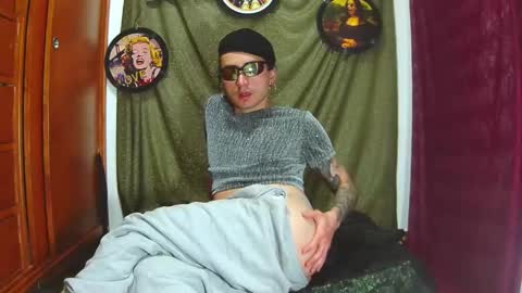 Miguel    ONLYFANS   THECRAZYADAM online show from April 18, 1:51 am