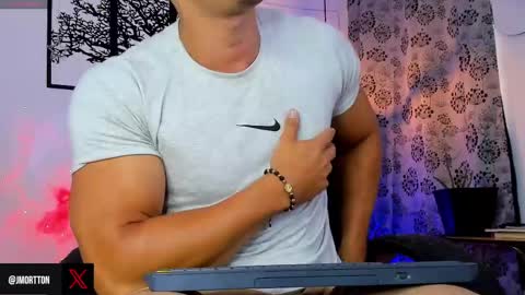 Snapshot of jmortton chatting on February 26, 12:27 pm IGJmortton online show from February 26, 12:27 pm