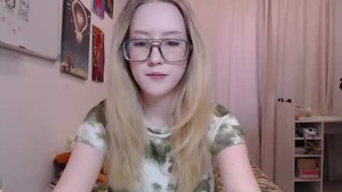 joan_kiss online show from June 18, 12:38 am