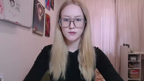 joan_kiss online show from July 3, 7:24 am